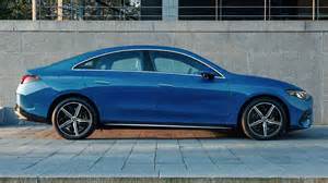 Dettaglio fari anteriori Mercedes-Benz CLA Coupé