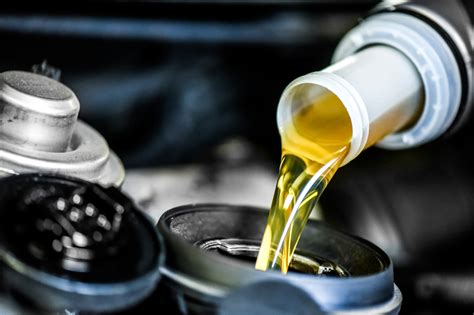 motore auto con perdite d'olio