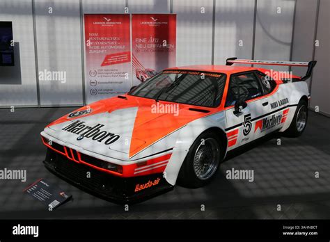 BMW M1 classica in pista