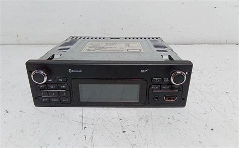 Autoradio Renault moderna e classica a confronto