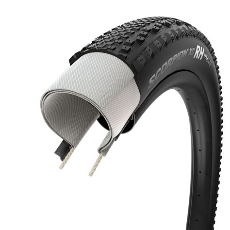 Pneumatico MTB Pirelli Scorpion su terreno misto
