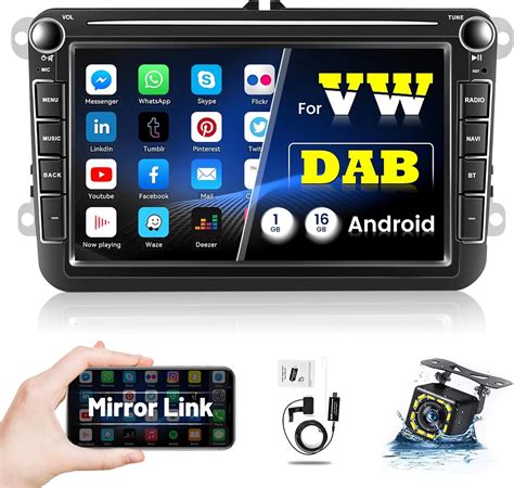 Interni di una Volkswagen Golf 6 con autoradio Android