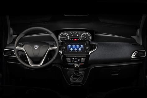 Interni Lancia Ypsilon con joystick del cambio D.F.N.