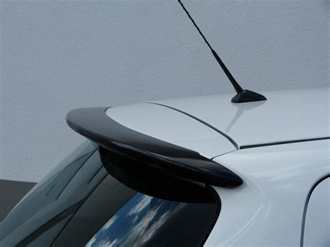 Diverse opzioni di spoiler posteriore per Toyota Yaris