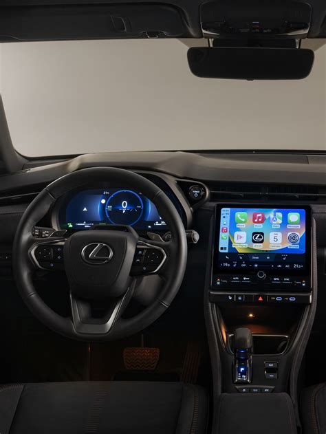 Schermo digitale Lexus LBX e volante