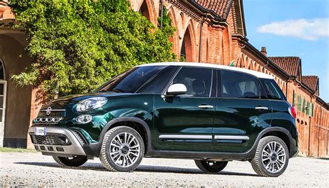 Fiat 500L Cross in ambiente urbano
