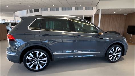 Volkswagen Tiguan in diverse colorazioni che evidenziano il design esterno