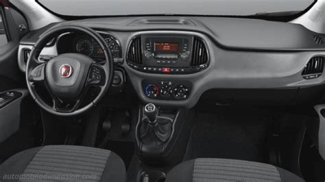 Fiat Doblò Maxi interni cruscotto