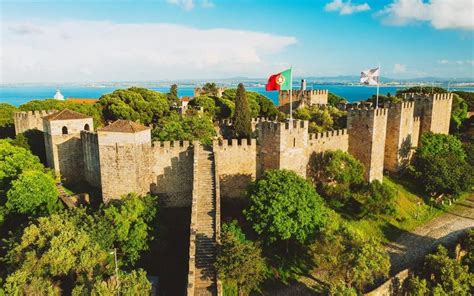 Panorama di Lisbona con il Castello di São Jorge