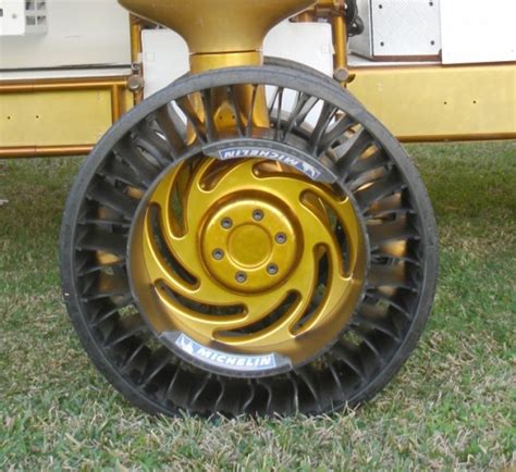Rendering delle Lunar Wheels di Michelin