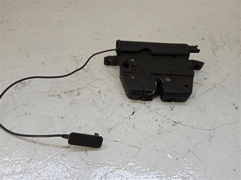 schema meccanico serratura cofano auto