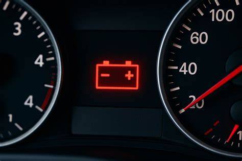 Cruscotto Ford Mondeo con spia batteria accesa