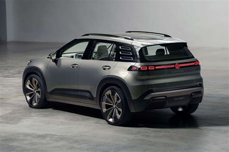 Volkswagen Polo prototipo SUV camuffato