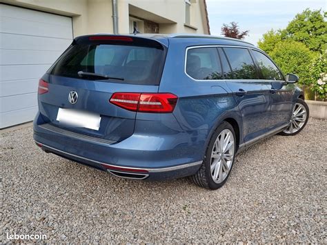 Volkswagen Passat 2.0 BiTDI 240 CV in azione