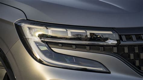 Renault Austral Iconic con fari matrix LED