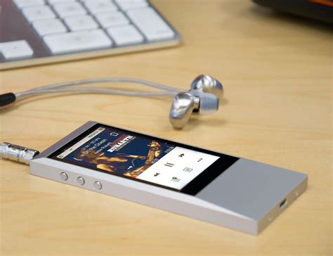 Astell & Kern AK Jr con schermo acceso