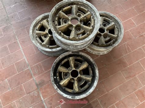 Tipi di cerchi per auto d'epoca
