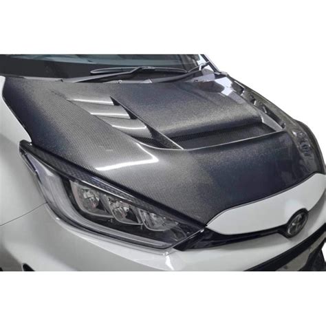 Cofano in carbonio installato su Toyota GT86