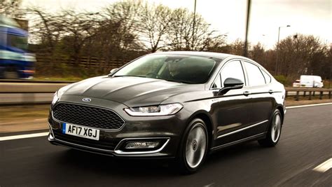Ford Mondeo Hybrid vista laterale