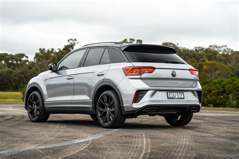 Volkswagen T-Roc R-Line in strada