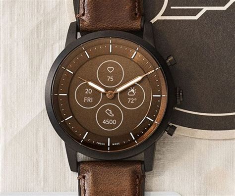 Primo piano del display E-ink del Fossil Hybrid HR che mostra le notifiche