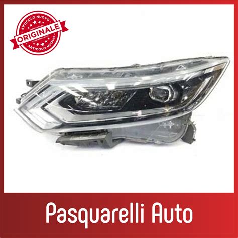 Fanale anteriore Qashqai smontato con componenti