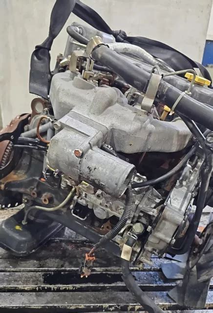 Dettaglio del motore di una Nissan Atleon