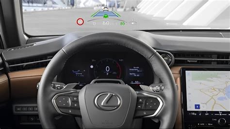 Schermata del display Head-Up Lexus con animazione di un pedone