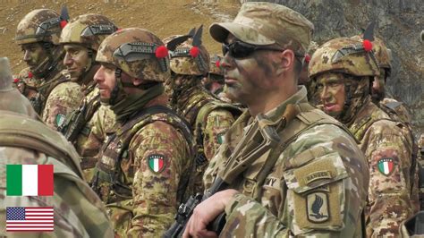 Fotografia di un soldato italiano in Somalia