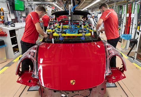 Fratelli che fondano case automobilistiche