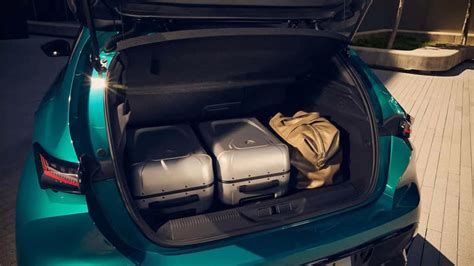 Bagagliaio aperto della Peugeot 308 SW