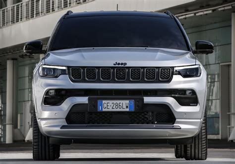 Dettaglio design anteriore Nuova Jeep Compass