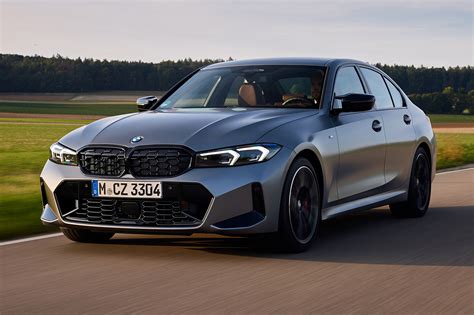 BMW M340i xDrive Gran Coupé in movimento