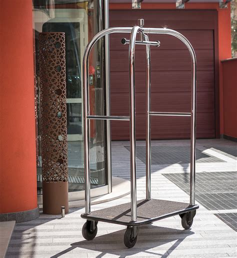 Carrello portabagagli con appendiabiti