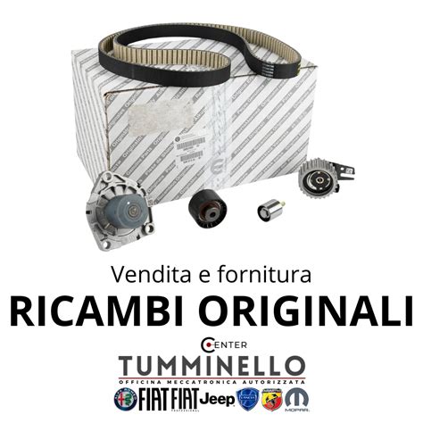 Officina Peugeot con ricambi originali in esposizione