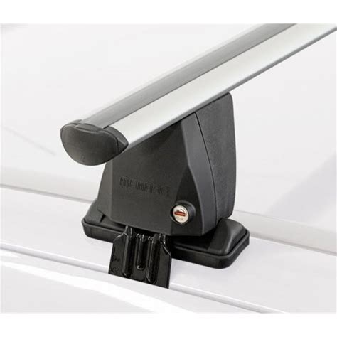 Vari tipi di accessori per barre portatutto