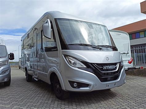 Interno di un camper motorhome Hymer BMC-I 580