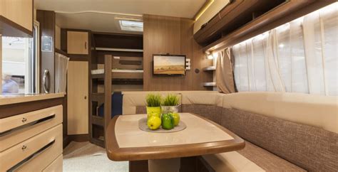 Interno di un camper Clever Celebration