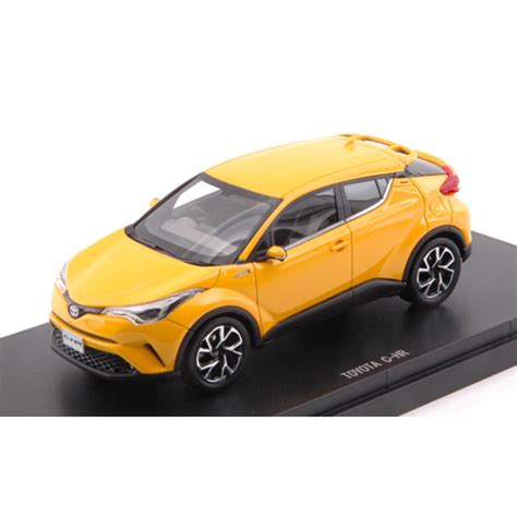 Confezione e teca di un modellino Toyota C-HR