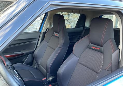 Interni Suzuki Swift GTI con sedili sportivi