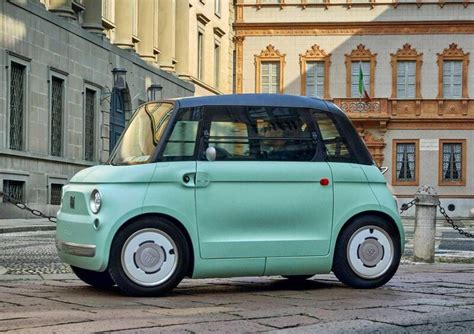 Fiat Topolino 1957 e Fiat Topolino elettrica affiancate