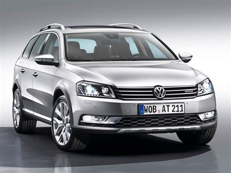 Volkswagen Passat Alltrack vista anteriore