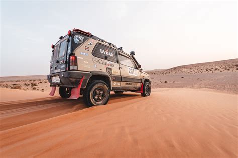 Fiat Panda nel deserto marocchino