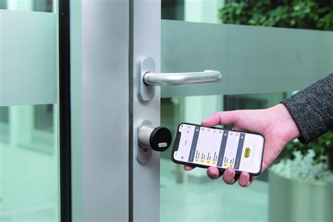 Smartphone che funge da chiave digitale