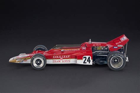 Il cockpit di una Lotus 72