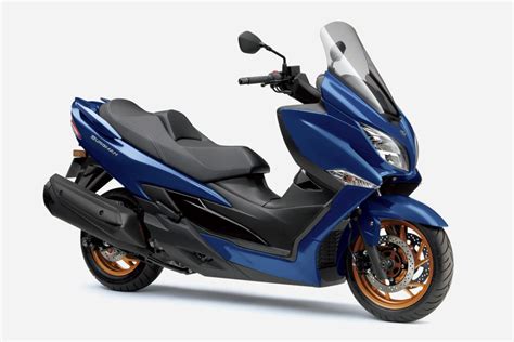 Suzuki Burgman 400 in primo piano
