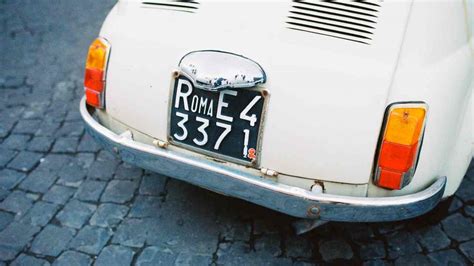 Targa stradale dedicata alla