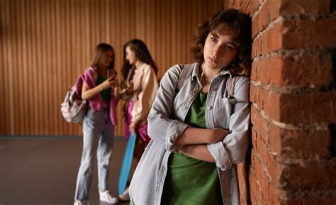 Adolescente annoiato e apatico