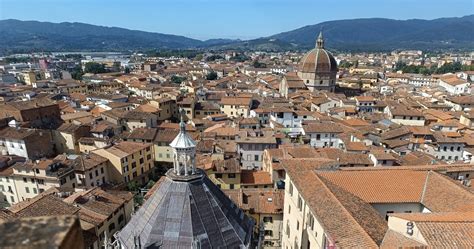 Vista aerea di Sesto Fiorentino con focus sulle aree industriali