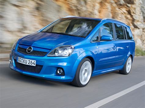Opel Zafira OPC in azione